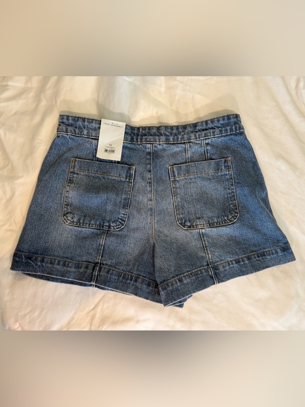 Women’s Denim Shorts Retro style Patch Pockets- City Fade Wash 3” inseam Sz 10 - Picture 8 of 16